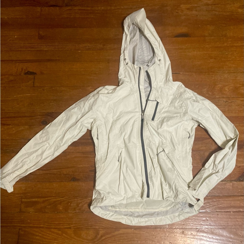 North Face Hyvent 2.5L windbreaker